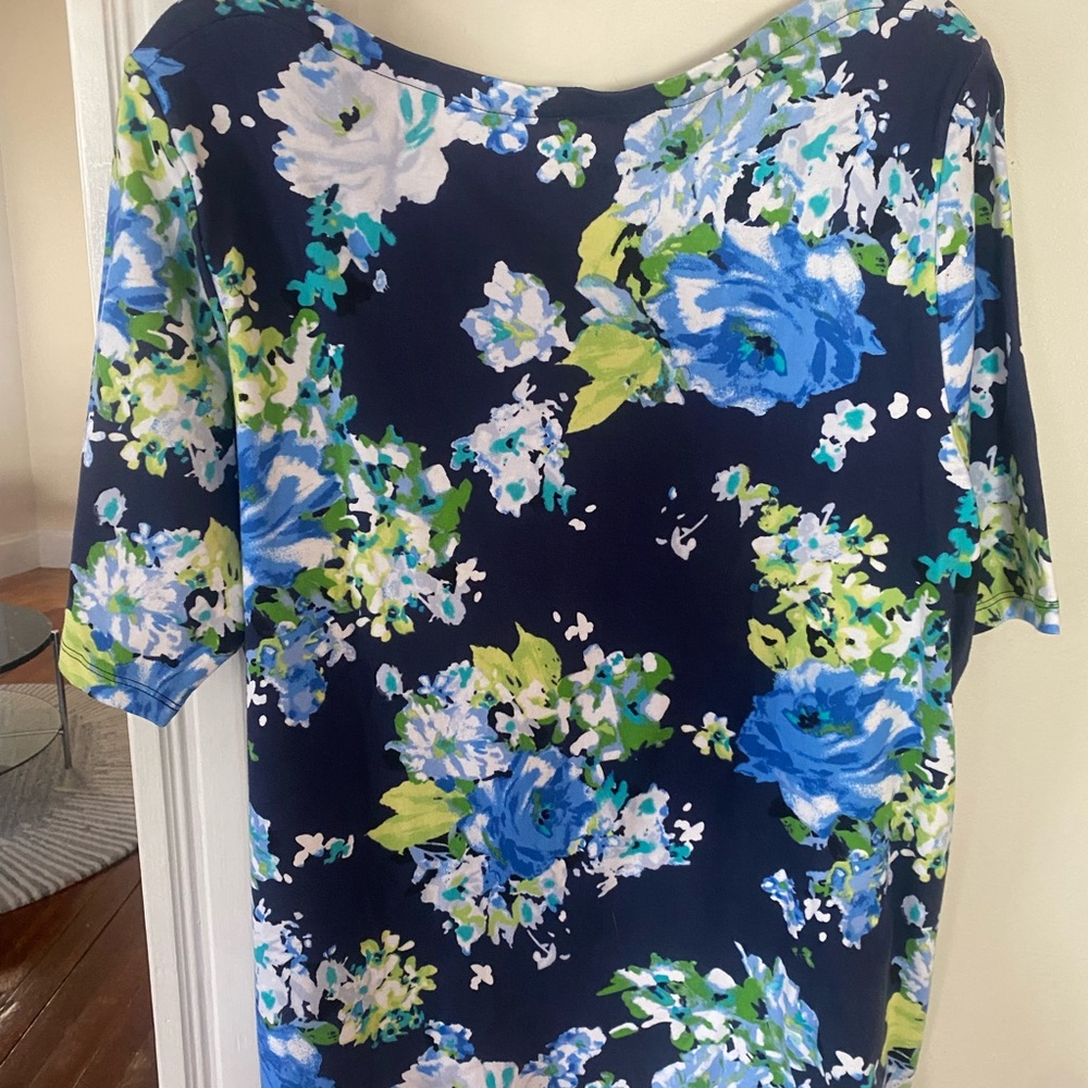 NWT CHARTER CLUB SHORT SLEEVED FLORAL TOP SIZE 1X WOMEN - Picture 2 of 4